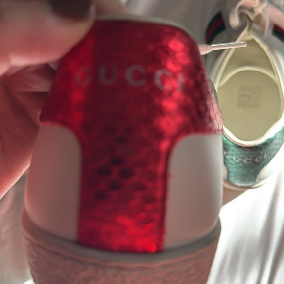 White soft leather Gucci woman’s sneakers. Size7 worn 4-5 times. - Picture 7 of 8